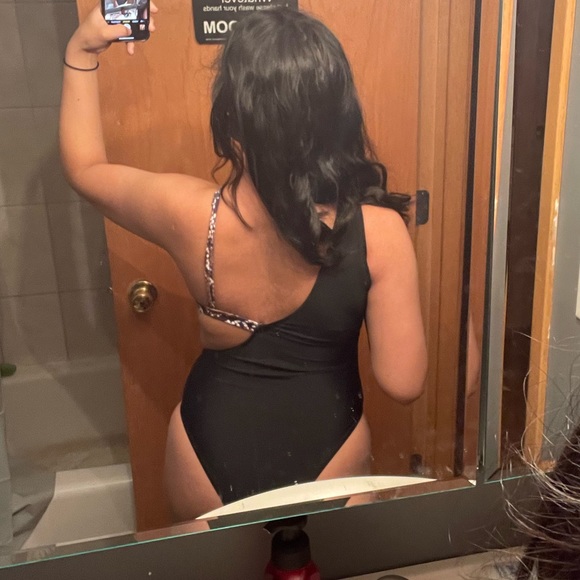 Triangle Top One Piece - Picture 11 of 14